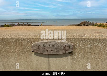 Peter Cushing,acteur,Cushing's View,Whitstable,Kent,Angleterre, plaque pour marquer la vue préférée de Peter Cushing lorsqu'il vivait dans Whitstable Banque D'Images