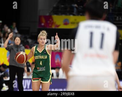 Sydney, Australie. 27th juin 2023. Shyla Heal (front L) de l'Australie gestes pendant le match du groupe B contre le Taipei chinois lors de la coupe d'Asie féminine 2023 de la FIBA à Sydney, en Australie, au 27 juin 2023. Credit: Hu Jingchen/Xinhua/Alay Live News Banque D'Images