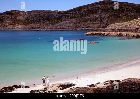 Plage à Achmelvich à Assynt, Sutherland, nord-ouest de l'Écosse, Achmelvich Bay, Highlands. Écosse, Royaume-Uni Banque D'Images