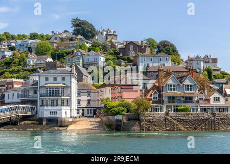 Vue sur le retour depuis le ferry à Kingswear, Devon, Angleterre, Royaume-Uni Banque D'Images