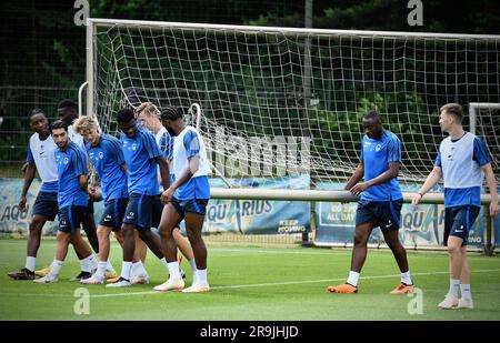 Genk, Belgique. 27th juin 2023. Les joueurs de Genk photographiés lors d'une session d'entraînement de l'équipe belge de football de première division KRC Genk, mardi 27 juin 2023 à Genk, pour se préparer à la prochaine saison 2023-2024. BELGA PHOTO JOHAN EYCKENS crédit: Belga News Agency/Alay Live News Banque D'Images