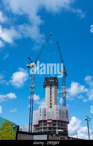 Construction d'Octagon, un bâtiment de 155 mètres de haut de forme octogonale abritant des appartements et un hôtel dans le développement du Paradis à birmingham Banque D'Images