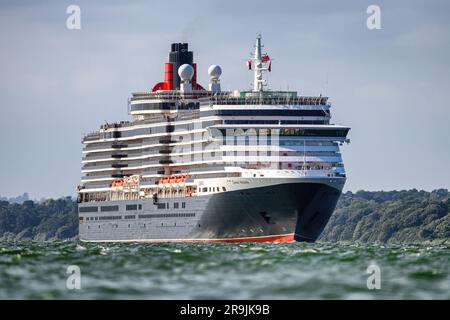 Queen Victoria est un bateau de croisière de classe Vista exploité par Cunard, qui fait partie de la Carnaval Corporation. Banque D'Images