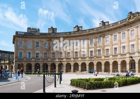 Le Crescent en été, dans la ville de Peak District de Buxton Derbyshire. Banque D'Images