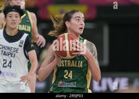 Sydney, Australie. 27th juin 2023. Anneli Maley de l'équipe de basketball féminin d'Australie vu en action pendant la FIBA Women's Asia Cup Division 2023 Un match entre l'Australie et le Taipei chinois au Quay Center. Score final; Australie 91:45 Taipei chinois. Crédit : SOPA Images Limited/Alamy Live News Banque D'Images