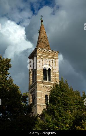 il campanile della chiesa di San Francesco Banque D'Images