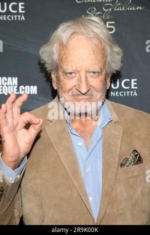 **PHOTO DE FICHIER** Nicolas Coster est décédé. HOLLYWOOD, CA - NOVEMBRE 16 : Nicolas Coster, au TCL Chinese Theatre au TCL Chinese Theatre à Hollywood, Californie sur 16 novembre 2019. Crédit Faye Sadou/MediaPunch Banque D'Images