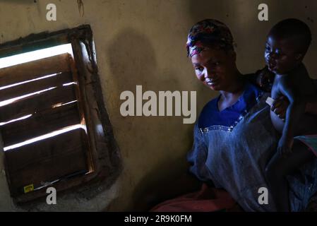 Nicolas Remene / le Pictorium - énergie solaire et développement rural dans la région du KwaZulu-Natal - 7/3/2018 - Afrique du Sud / KwaZulu-Natal / Mkuze - Maison à Emthekwni, Hlabisa , KwaZulu-Natal (ZA). Banque D'Images