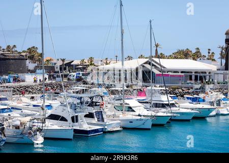 Yachts et embarcation de plaisance à Castillo Caleta de Fuste Fuerteventura îles Canaries Espagne Banque D'Images