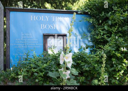 Panneau d'information à l'église Sainte-Trinité. Bosham, West Sussex, Angleterre, Royaume-Uni Banque D'Images