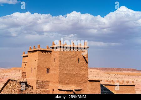 Vieilles tours à la Kasbah d'ait Ben Haddou, province d'Ouarzazate, Maroc Banque D'Images