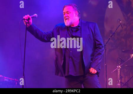 Bologne, Italie. 27th juin 2023. Russell Crowe, acteur néo-zélandais, de concert avec son groupe lors de la tournée « Indoor Garden Party ». Le produit du concert sera versé à la charité pour les gens d'Émilie-Romagne touchés par l'inondation - Bologna 27 juin 2023 - photo Michele Nucci crédit: Live Media Publishing Group/Alamy Live News Banque D'Images