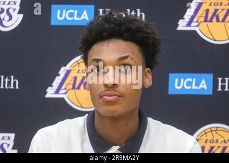Los Angeles, États-Unis. 27th juin 2023. Los Angeles Lakers New Draft pick Maxwell Lewis assiste à une conférence de presse à El Segundo. (Photo de Ringo Chiu/SOPA Images/Sipa USA) crédit: SIPA USA/Alay Live News Banque D'Images
