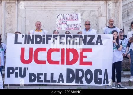 Rome, Italie. 27th juin 2023. Manifestation organisée par les travailleurs de Villa Maraini sur la Piazza del Campidoglio pour protester contre l'échec de la région du Latium et de Rome capitale des fonds nécessaires pour garantir un niveau suffisant d'assistance aux plus de 600 patients qui sont aidés chaque jour. (Credit image: © Matteo Nardone/Pacific Press via ZUMA Press Wire) USAGE ÉDITORIAL SEULEMENT! Non destiné À un usage commercial ! Banque D'Images