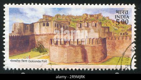 INDE - VERS 2002 : timbre imprimé par l'Inde, montre le fort de Golconda, vers 2002 Banque D'Images