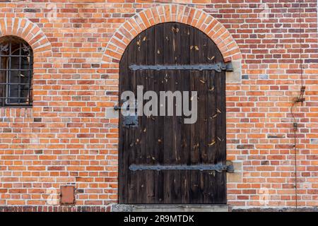 Ancienne porte en bois à Gdansk. Pologne Banque D'Images