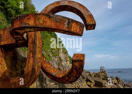 El peine del Viento (peigne du vent) sculpture de Chillida, à Saint-Sébastien, pays Basque. Banque D'Images