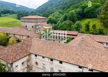 Le complexe du Monument historique de Quejana. Palais Ayala. Vue d'ensemble. Situé dans un couvent, une église et une chapelle. Pays basque, Espagne Banque D'Images