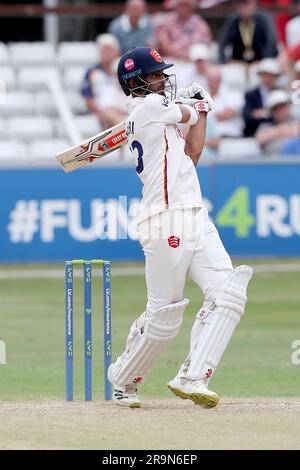 Feroze Khushi atteint 6 courses pour Essex pendant Essex CCC vs Warwickshire CCC, LV Insurance County Championship Division 1 Cricket au Cloud County Grou Banque D'Images
