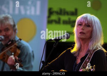 Emmy Lou Harris la première dame du pays et du bluegrass, primée à plusieurs reprises, donne un avant-goût de son titre lors de la « Festival First Night », qui s'est tenue chaque année au mois de janvier à Sydney, Australie - 07.01.11 Banque D'Images