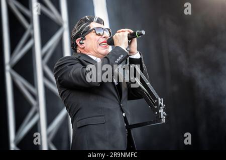 Oslo, Norvège. 24th, juin 2023. Le groupe de rock américain Puscifer est interprète un concert en direct pendant le festival de musique norvégien tonnes of Rock 2023 à Oslo. Ici, le chanteur Maynard James Keenan est vu en direct sur scène. (Gonzales photo - Terje Dokken). Banque D'Images