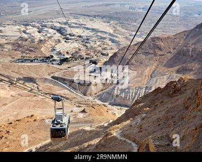 Située dans le désert aride de de Judée, la forteresse de Masada est un lieu d'une grande importance symbolique tant pour les Israéliens que pour les Juifs du monde entier. Le siège de M Banque D'Images