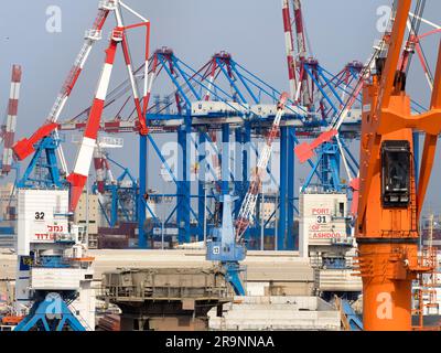 L'ancien Ashdod est maintenant la sixième plus grande ville d'Israël. Situé sur la côte méditerranéenne, il est devenu l'un des centres industriels les plus importants Banque D'Images