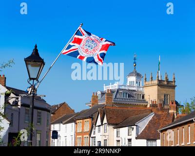 Abingdon prétend être la plus ancienne ville d'Angleterre. Ici, nous sommes sur son pont médiéval au-dessus de la Tamise, en regardant vers le nord vers le musée Abingdon et le to Banque D'Images