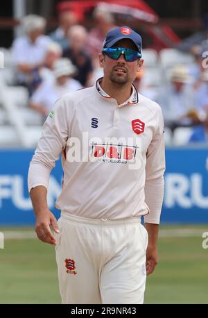 Sir Alastair Cook d'Essex pendant LV=County Championship - Division un jour 3 de 4 match entre Essex et Warwickshire au sol du comté de Cloud Banque D'Images