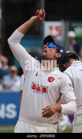 Sir Alastair Cook d'Essex pendant LV=County Championship - Division un jour 3 de 4 match entre Essex et Warwickshire au sol du comté de Cloud Banque D'Images