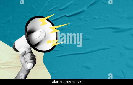 Collage d'art contemporain. Des mégaphones de main-d'homme et la diffusion de fausses nouvelles. Concept d'information, créativité, questions sociales, rumeurs. Copier l'espace Banque D'Images