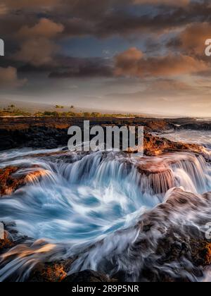 Tube de lave du gouffre océanique. Hawaï, la Grande île Banque D'Images