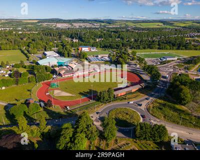 Photo aérienne drone d'une piste de course à Inverness, en Écosse. Banque D'Images