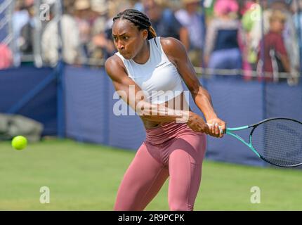 Coco Gauff (Cari Dionne Gauff - Etats-Unis) sur les terrains de pratique avant de jouer le deuxième jour de l'internationale Rothesay, à Devonshire Park, Eastbo Banque D'Images