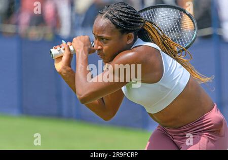 Coco Gauff (Cari Dionne Gauff - Etats-Unis) sur les terrains de pratique avant de jouer le deuxième jour de l'internationale Rothesay, à Devonshire Park, Eastbo Banque D'Images