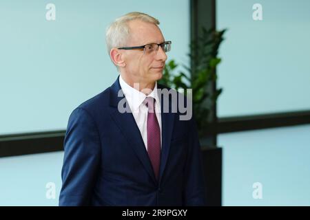 Bruxelles, Belgique. 28th juin 2023. Bruxelles, Belgique, 28 juin 2023. Le président de la Commission européenne, Ursula von der Leyen, souhaite la bienvenue au Premier ministre bulgare Nikolay Denkov, au siège de l'UE à Bruxelles, en Belgique, sur 28 juin 2023. Crédit: ALEXANDROS MICHAILIDIS/Alamy Live News Banque D'Images