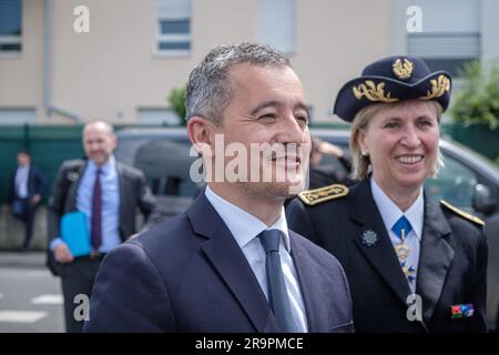 France, Villefranche-sur-Saône, 2023-06-23. Gerald Darmanin, ministre de l'intérieur, est venu inaugurer le poste de police. Le ministre est arrivé avec humour Banque D'Images