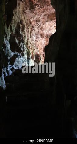 La grotte ruinait l'abbaye de talacre du pays de galles royaume-uni Banque D'Images