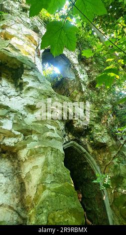 La grotte ruinait l'abbaye de talacre du pays de galles royaume-uni Banque D'Images