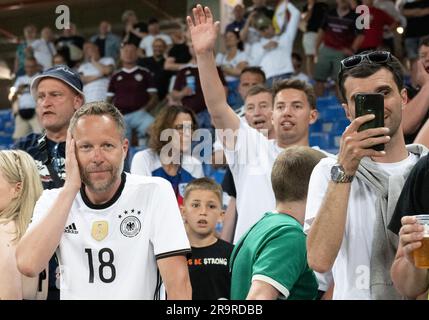 Batumi, Géorgie. 28th juin 2023. Football, U21 hommes ; Championnat d'Europe ; Angleterre - Allemagne, cycle préliminaire, Groupe C, Matchday 3, Adjarabet Arena : fans allemands dans les stands. Credit: Sebastian Kahnert/dpa/Alay Live News Banque D'Images