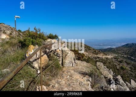 Route vers le mont Calamorro, près de Malaga sur la Costa del sol en Espagne Banque D'Images