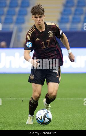 Batumi, Géorgie. 28th juin 2023. Football, U21 hommes ; Championnat d'Europe ; Angleterre - Allemagne, cycle préliminaire, Groupe C, Matchday 3, arène Adjarabet : Noah Weißhaupt joue le ballon en Allemagne. Credit: Sebastian Kahnert/dpa/Alay Live News Banque D'Images