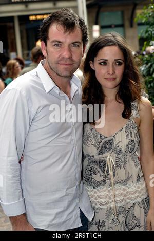 Brendan Cowell et Rose Byrne à la première des aventures de Snugglepot & Cuddlepie & Little Ragged Blossom. Théâtre Royal. Le Festival de Sydney. Sydney, Australie. 12.01.07. Banque D'Images