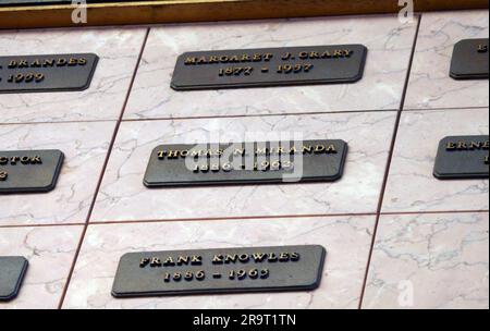 Los Angeles, Californie, Etats-Unis 24th juin 2023 scénariste/rédacteur Thomas Miranda tombe dans le mausolée de la cathédrale au cimetière Hollywood Forever sur 24 juin 2023 à Los Angeles, Californie, Etats-Unis. Il a été l'un des fondateurs de l'Académie des arts de la scène et des sciences, a écrit 15 films, édité deux films. Photo par Barry King/Alay stock photo Banque D'Images