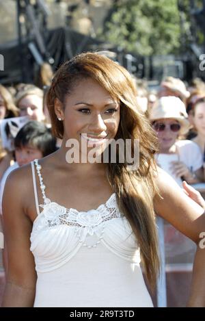Paulini Curuenavuli des jeunes Divas la Grande finale australienne de l'Idol 2007 qui s'est tenue à l'Opéra de Sydney, où les deux autres participants, Matt Corby, 17 ans, et Natalie Gauci, 25 ans, ont remporté les honneurs avec Natalie Gauci qui a été déclarée gagnante pour 2007. Sydney, Australie. 25.10.07. Banque D'Images