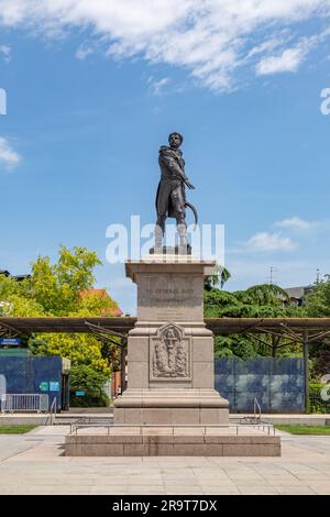 Colmar, France - 21 juin 2023 : statue du général Rapp sur la place du Rapp à Colmar, France. Banque D'Images