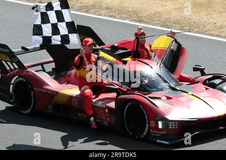 Le Mans 2023 vainqueur du centenaire ferrari 499P hypercar numéro 51 Banque D'Images