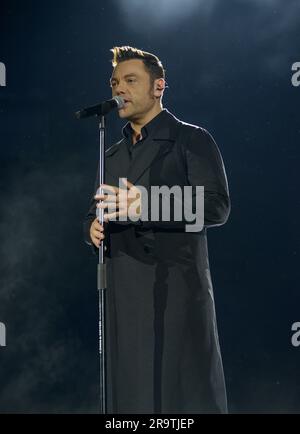 Naples, Italie. 28th juin 2023. Le chanteur italien Tiziano Ferro se produit au Stadio Diego Armando Maradona à Naples, Italie pour sa tournée 'TZN 2023'. (Photo de Mariano Montella/Pacific Press) crédit: Pacific Press Media production Corp./Alay Live News Banque D'Images