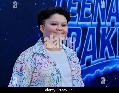 Los Angeles, États-Unis. 28th juin 2023. Blue Chapman, membre du casting, assiste à la première du film d'animation FANTASY « Ruby Gillman, Teenage Kraken » au TCL Chinese Theatre dans la section Hollywood de Los Angeles, mercredi, 28 juin 2023. Scénario : une adolescente timide apprend qu'elle vient d'une famille royale légendaire de krakens marins et que son destin se trouve dans les profondeurs des eaux, ce qui est plus grand qu'elle n'aurait pu l'imaginer. Photo de Jim Ruymen/UPI crédit: UPI/Alay Live News Banque D'Images
