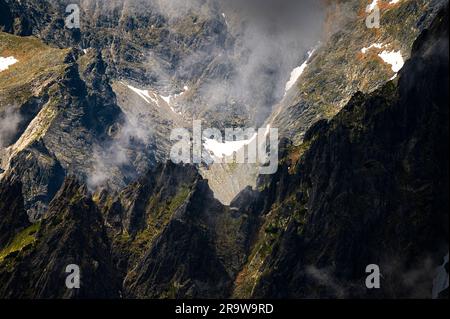 Un paysage de montagne exceptionnel des Hautes Tatras. Vue depuis le col de Lomnicka. Banque D'Images